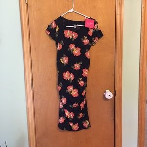 NWT Womems Isabella maternity dress XS